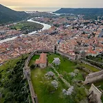 S'apposentu - Un'angolo Di Paradiso Con La Vista Sul Castello Vendégház 3*